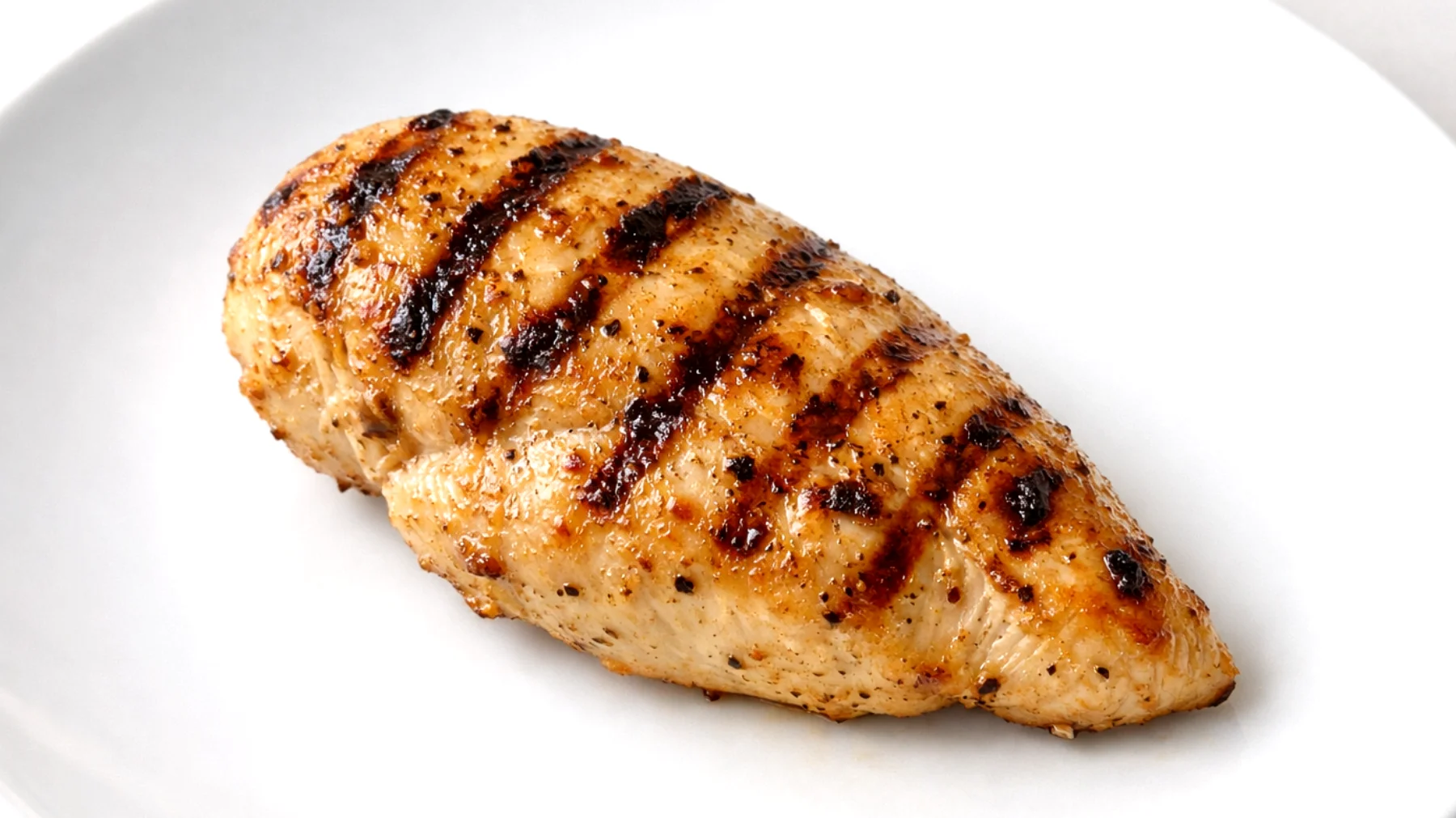 Il petto di pollo fa davvero bene alla salute come si crede comunemente o ci sono aspetti negativi e controindicazioni da considerare quando lo si consuma regolarmente?"